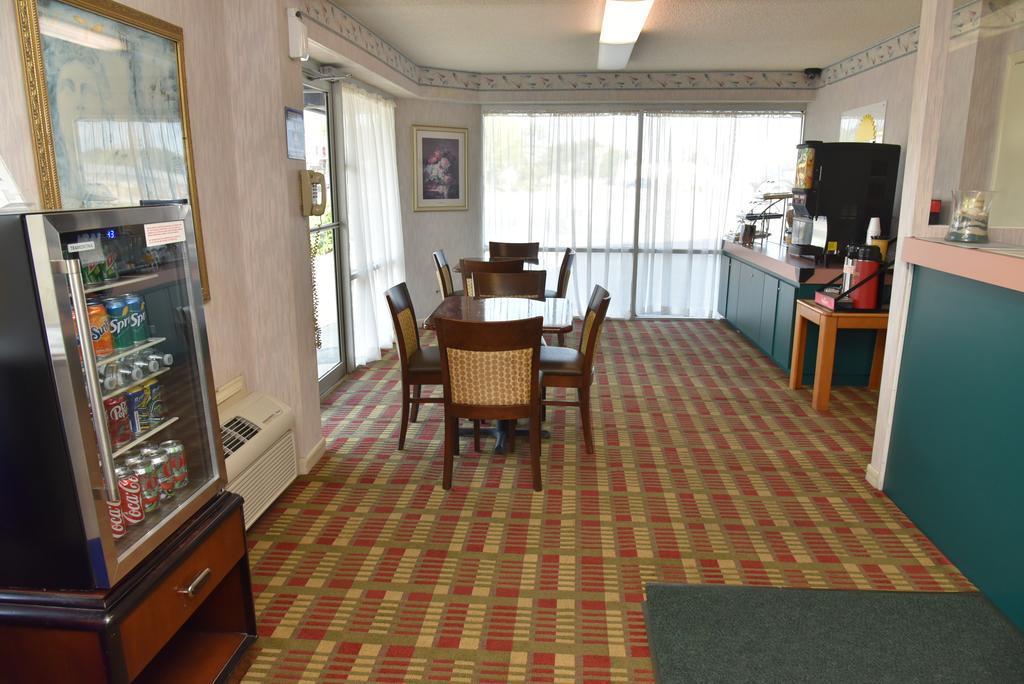 Econo Lodge Cherry Point Havelock Exterior foto
