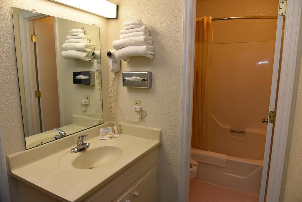 Econo Lodge Cherry Point Havelock Exterior foto